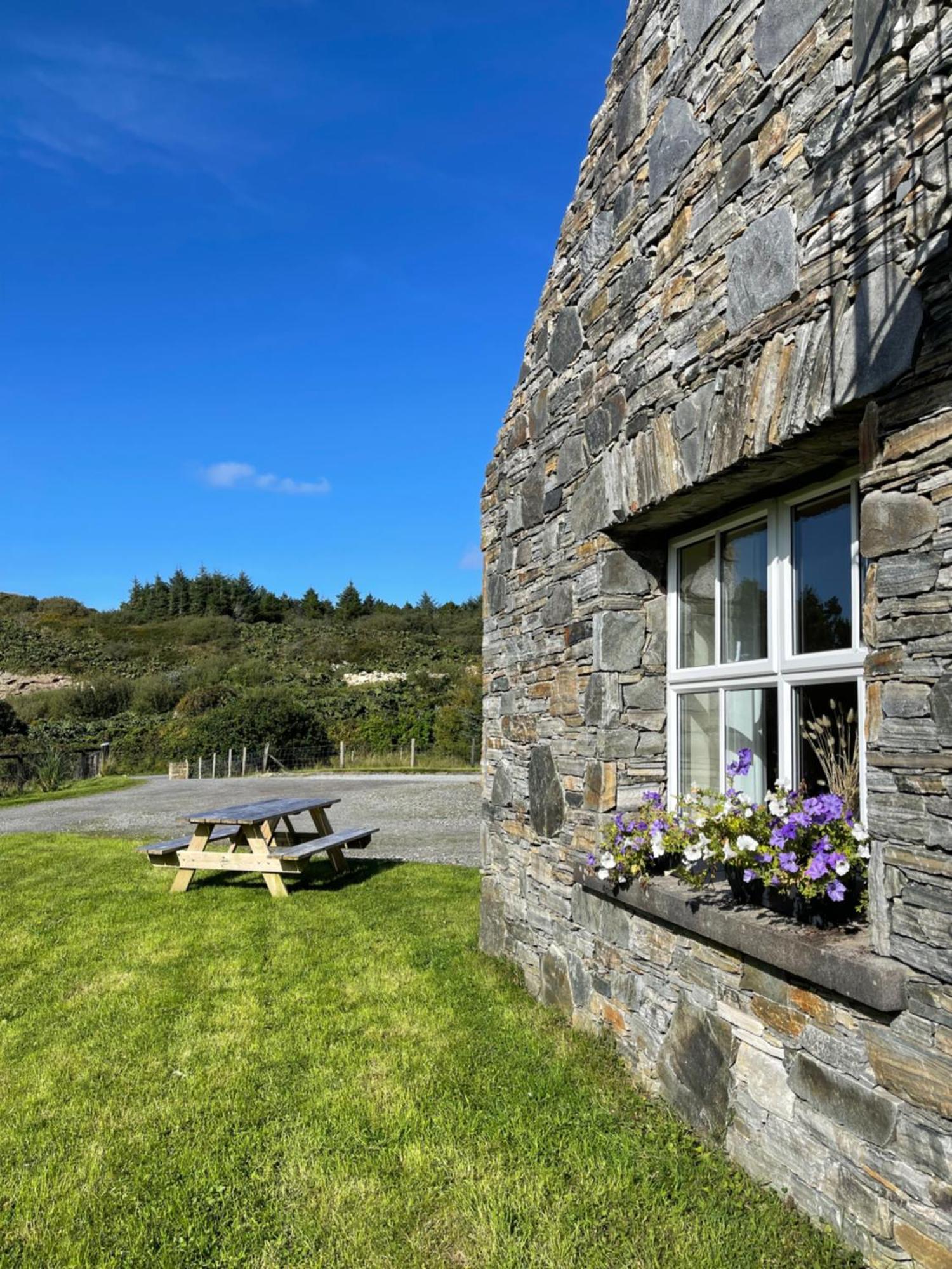Shanakeever Farm - 2 Bedroom Apartment Clifden Exterior photo
