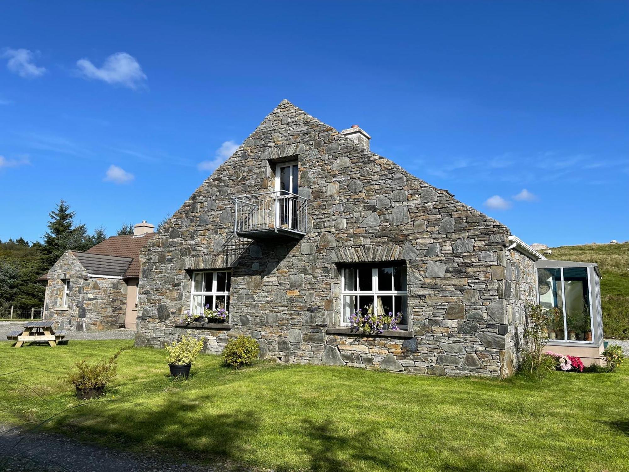 Shanakeever Farm - 2 Bedroom Apartment Clifden Exterior photo